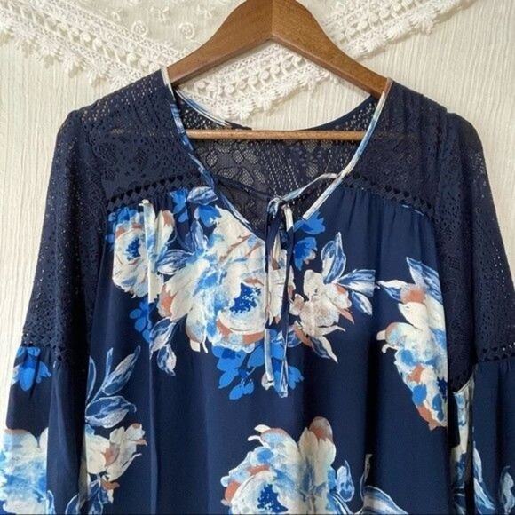 Luxology Floral Crochet Bell Sleeve Blue Midi Dress Size 8 - Picture 4 of 13